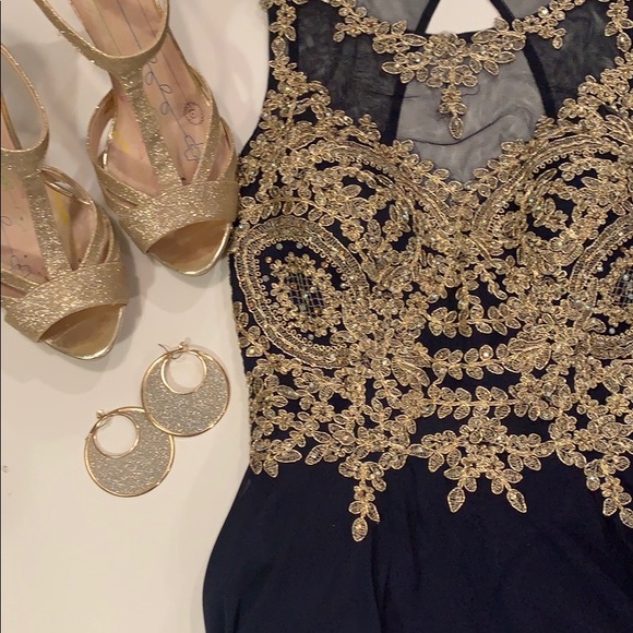 Xscape Dresses & Skirts - Junior Semiformal Dress